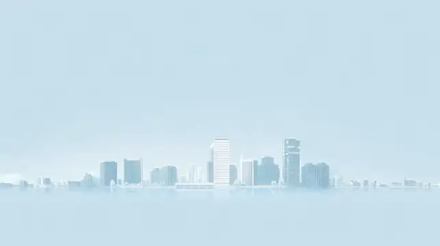 Силуэт города с небоскрёбами в лёгкой утренней дымке