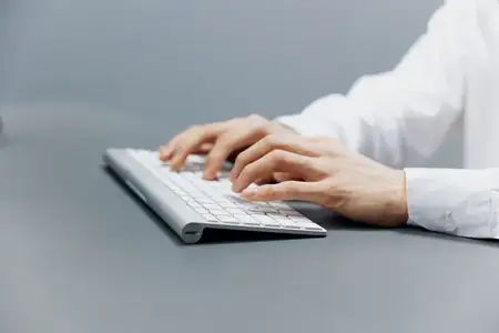Менеджер, клавиатура, работа, официальный офис, изолированный фон