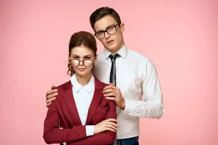Коллеги по работе, мужчина и женщина, офисный менеджмент, команда руководителей