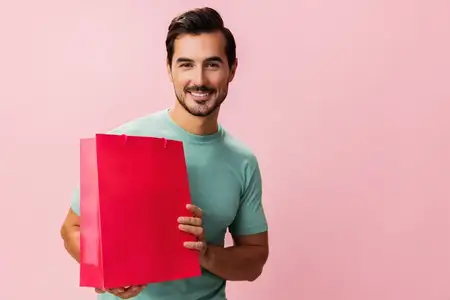 Распродажа, мужчина, изолированный, женщины, покупатель, подарок, магазин, купить, счастливый, сюрприз, покупка, скидка, образ жизни, розовый, праздник, мода, клиент, упаковка