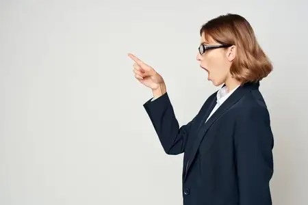 Деловая женщина, профессиональный менеджер, работа в офисе