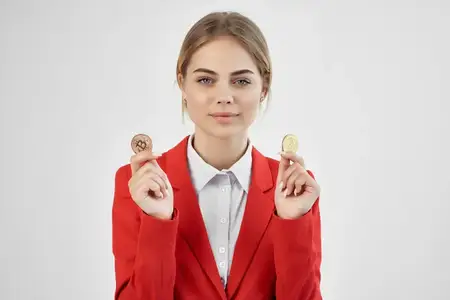Бизнесвумен в красной куртке на фоне виртуальных денег и экономики