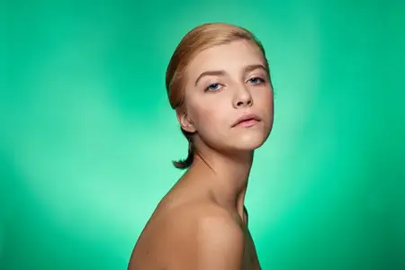 Женщина с чистой кожей лица