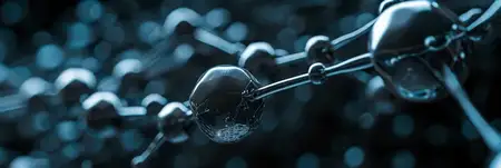 Крупный план металлической цепочки на черном фоне с синим светом позади
