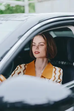 Автомобиль, водитель, женщина, улыбка
