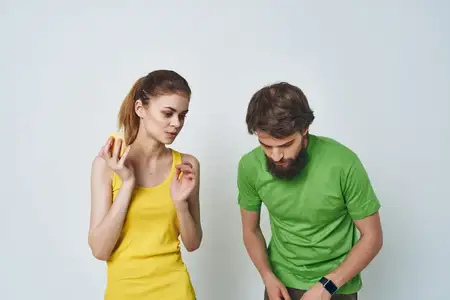 Мужчина и женщина в ванной, гигиена, утро, образ жизни