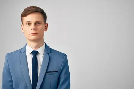 Деловые люди, уверенность в себе, успех, обрезанный вид