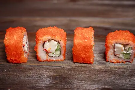 Красные суши — диетическая еда, деликатес японской кухни